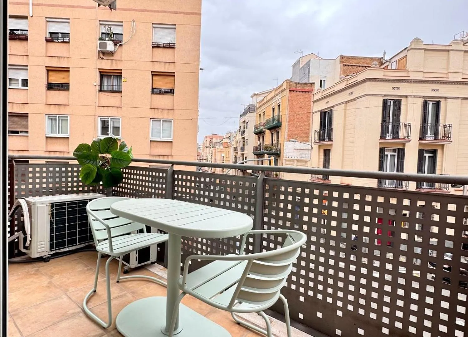 Crysoyle Apartment II Barcelona Next To Camp Nou L'Hospitalet de Llobregat