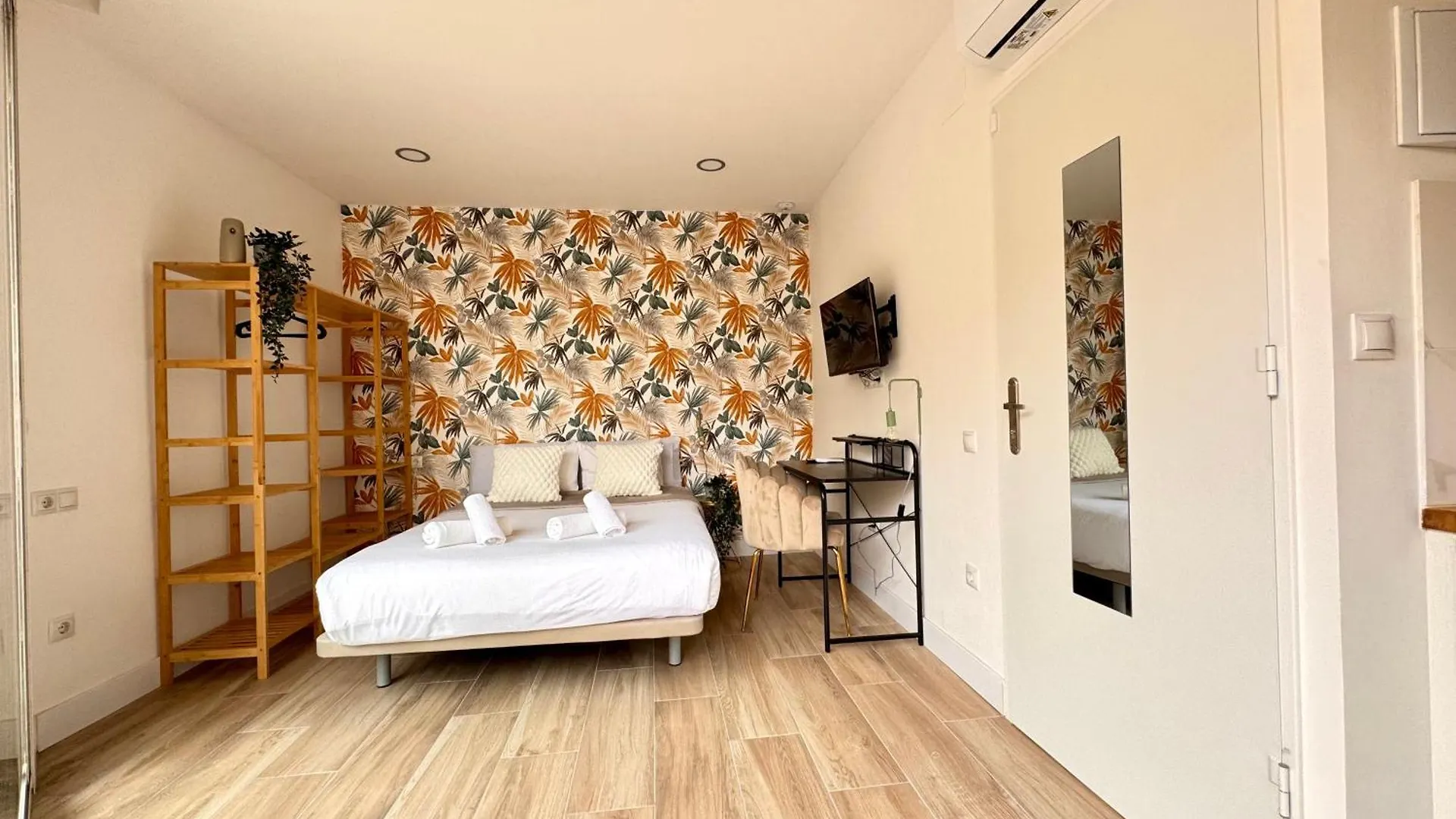 Crysoyle Apartment II Barcelona Next To Camp Nou L'Hospitalet de Llobregat 0*,  Spain
